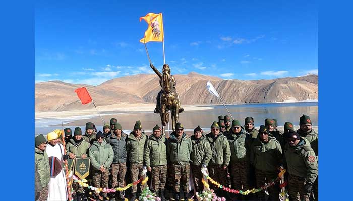 statue-of-chhatrapati-shivaji-maharaj-installed-at-14300-feet-near-india-china-border