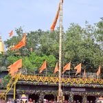 सिंहस्थ कुंभपर्वाचा ऐतिहासिक शंखनाद; नाशिक आणि त्र्यंबकेश्वरमध्ये उंचावली धर्मध्वजा  ; रामतीर्थावर राष्ट्रपतींच्या हस्ते धर्मध्वजारोहण !